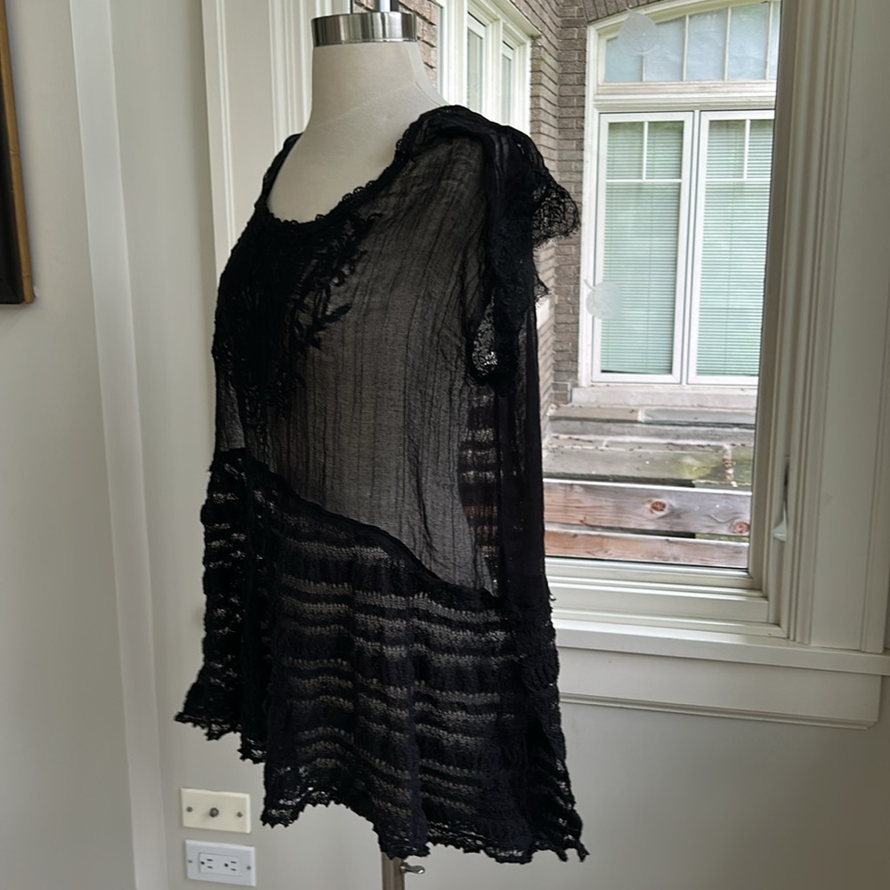 Free People oversized diaphanous black lace and net top - Picture 4 of 11